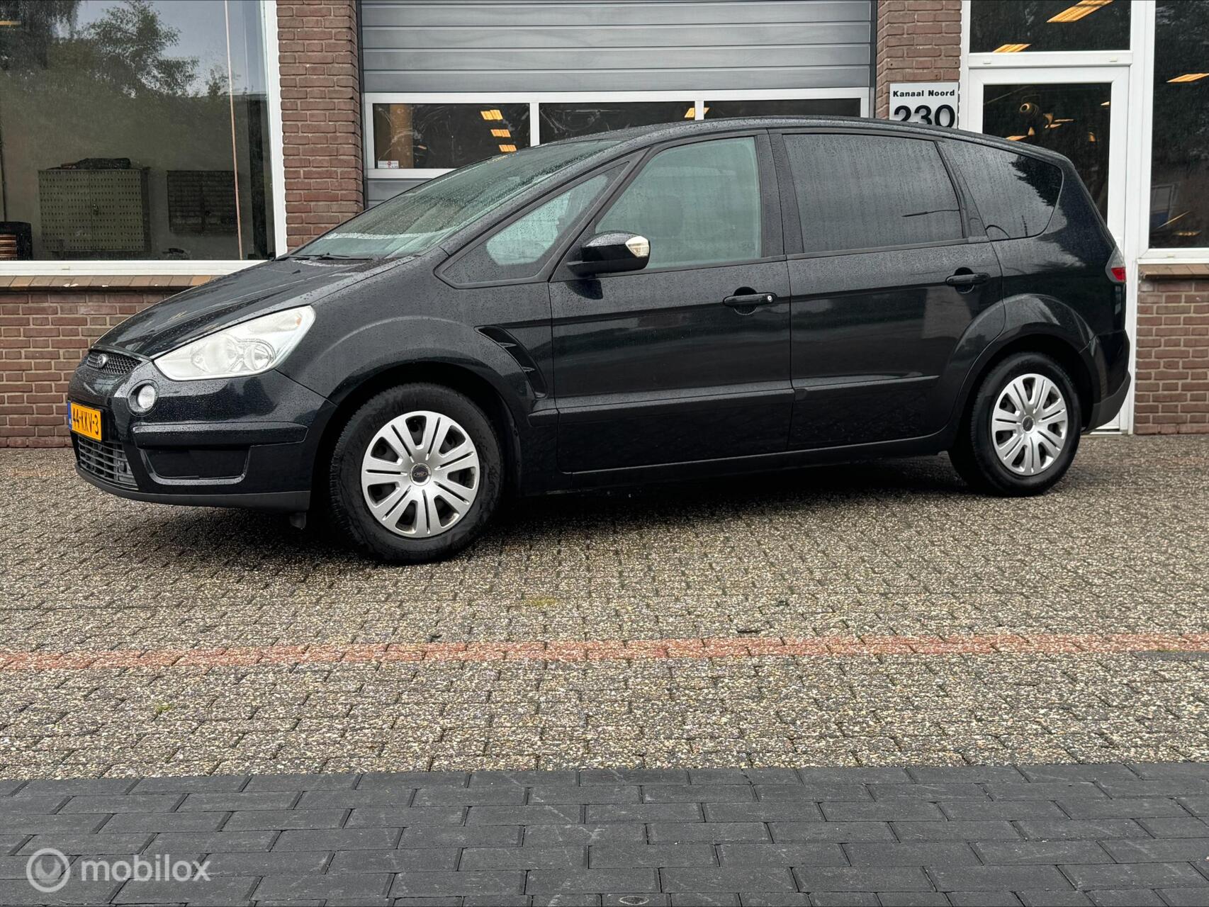 Ford S-max 2.0 Titanium 7p. ECC-AIRCO/NAVI/CRUISE 2010 - voorkant