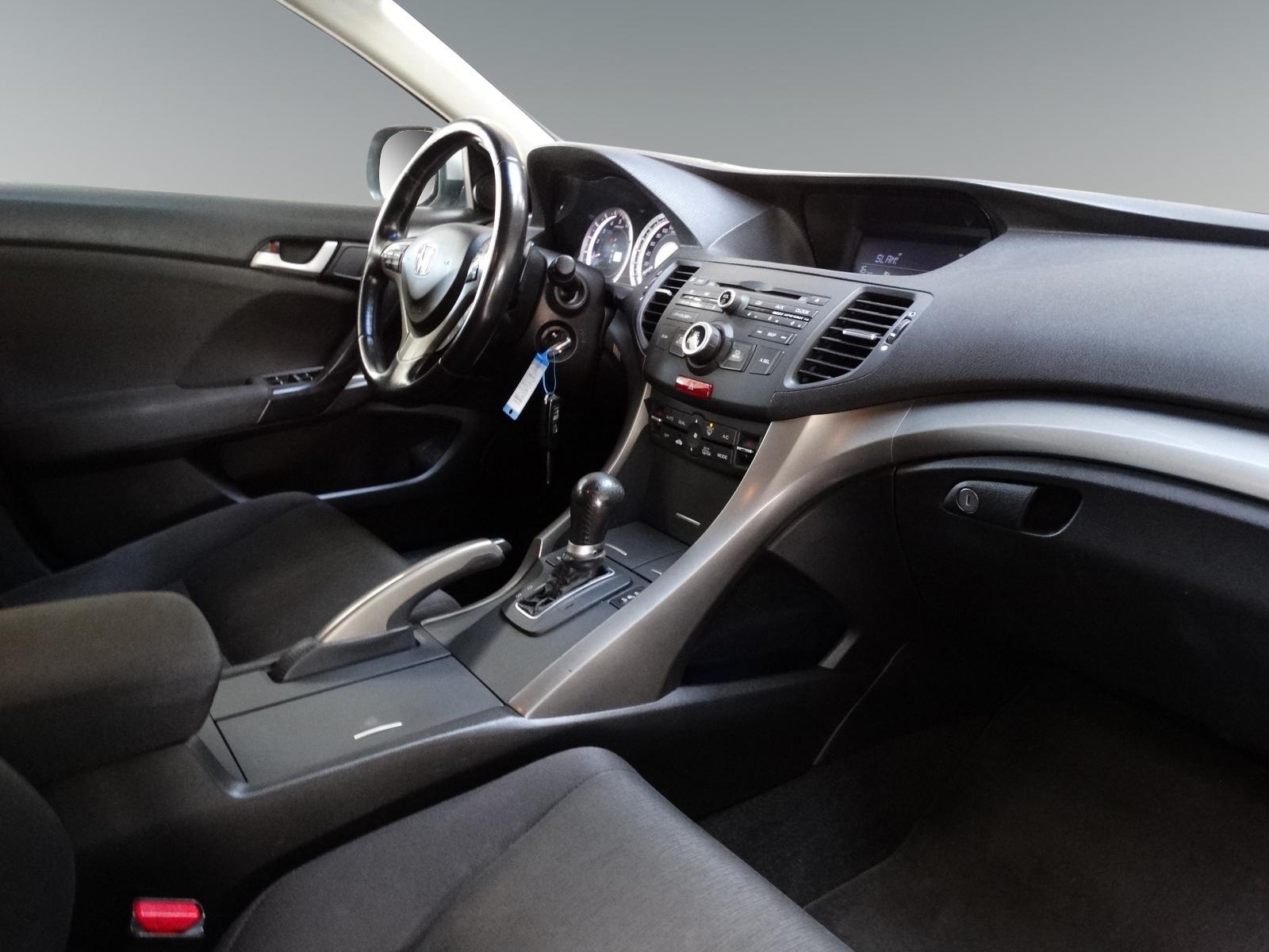 Foto van Honda Accord Tourer