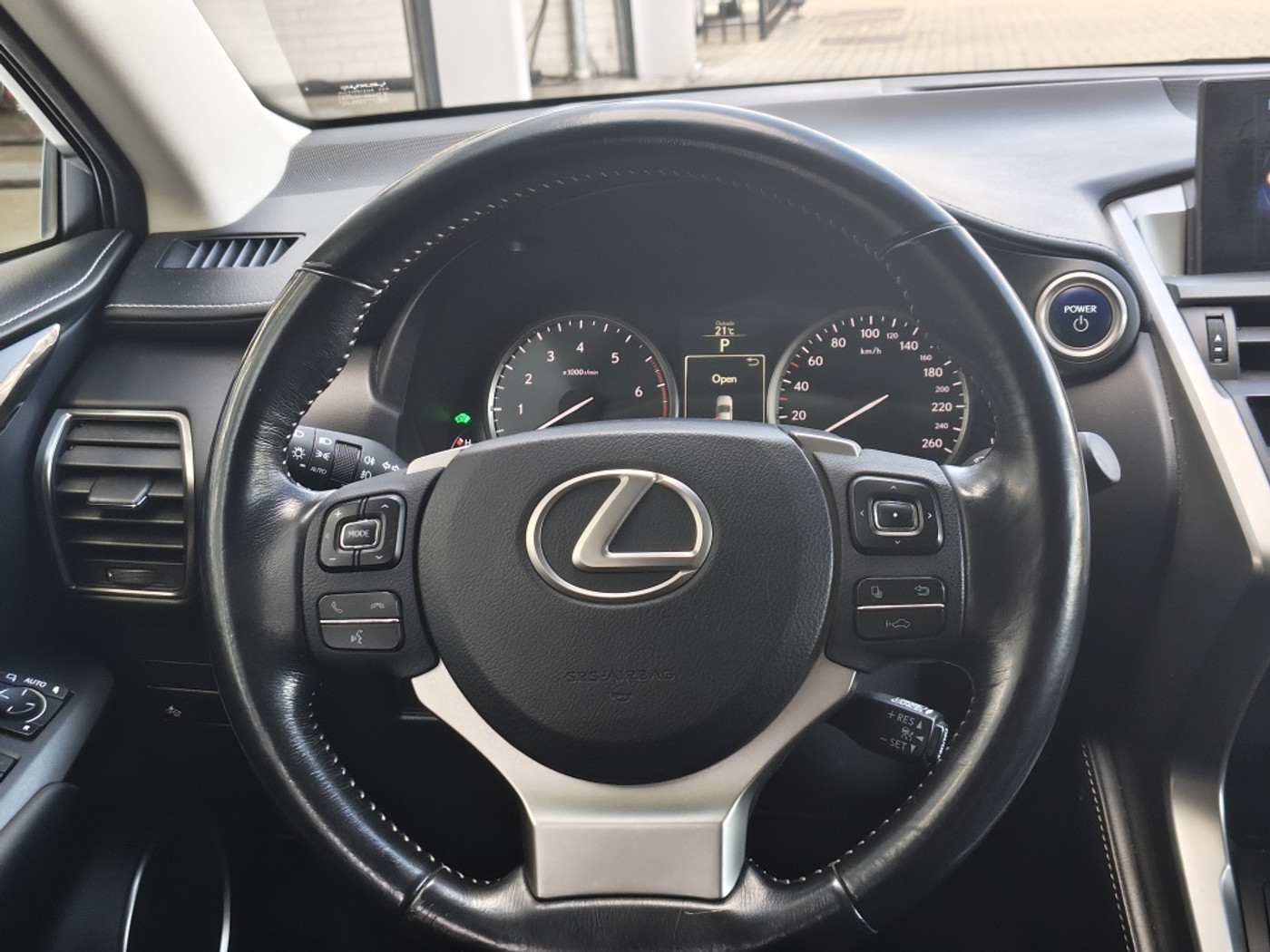 Foto van Lexus Lexus Nx300h