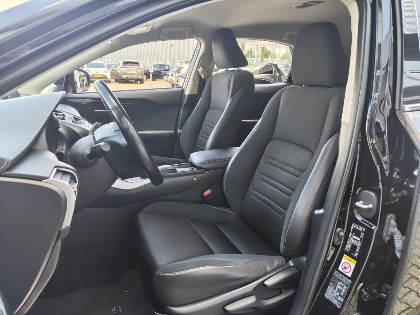 Foto van Lexus Lexus Nx300h