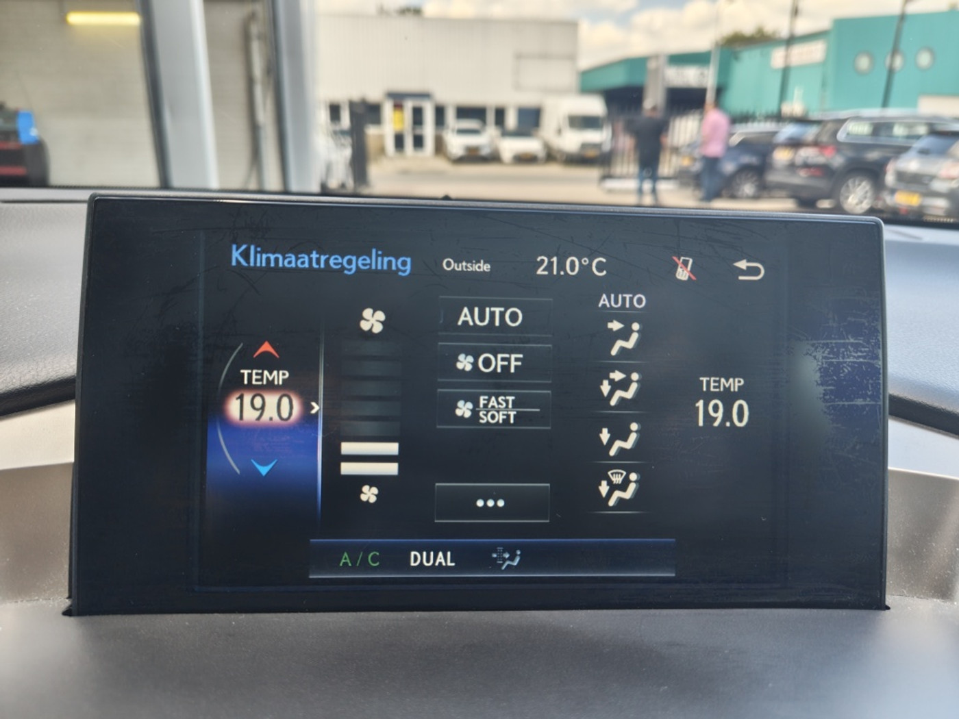Foto van Lexus Lexus Nx300h