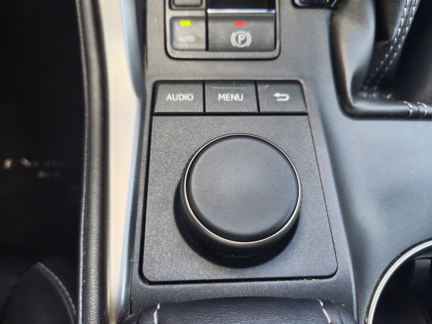 Foto van Lexus Lexus Nx300h