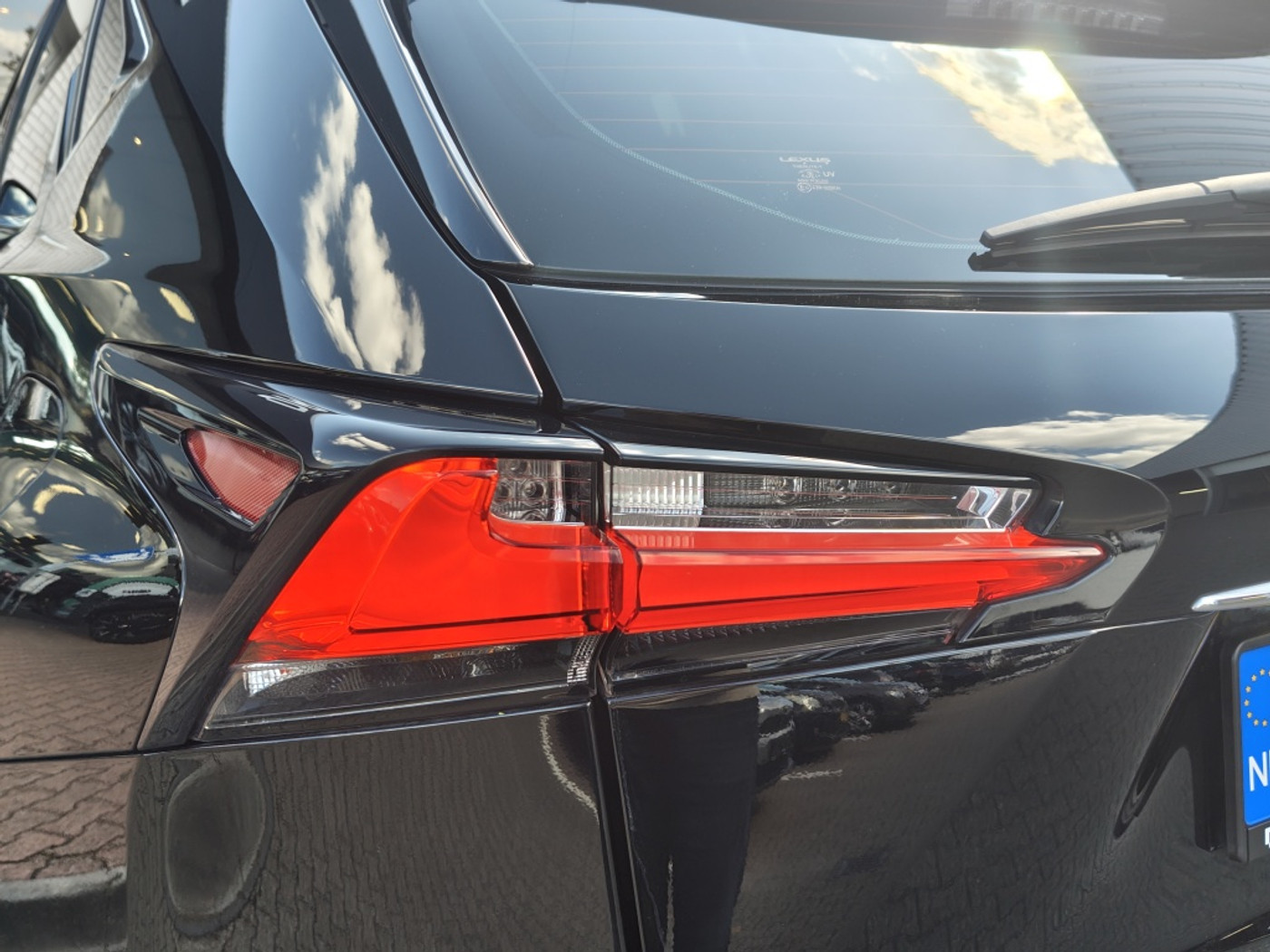 Foto van Lexus Lexus Nx300h