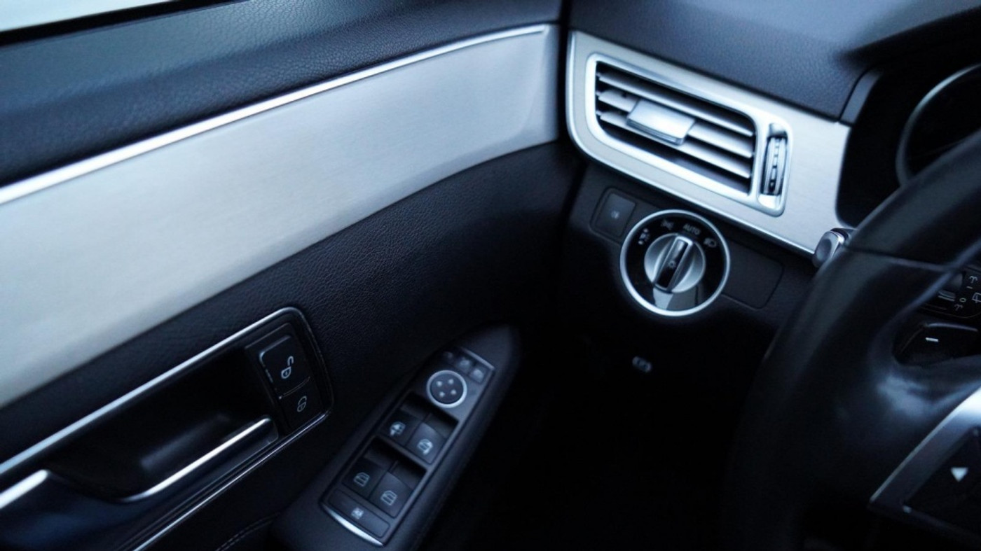 Foto van Mercedes-Benz E 220 Bluetec
