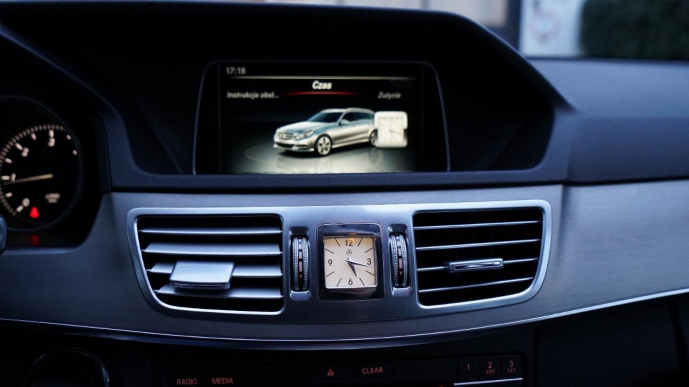 Foto van Mercedes-Benz E 220 Bluetec