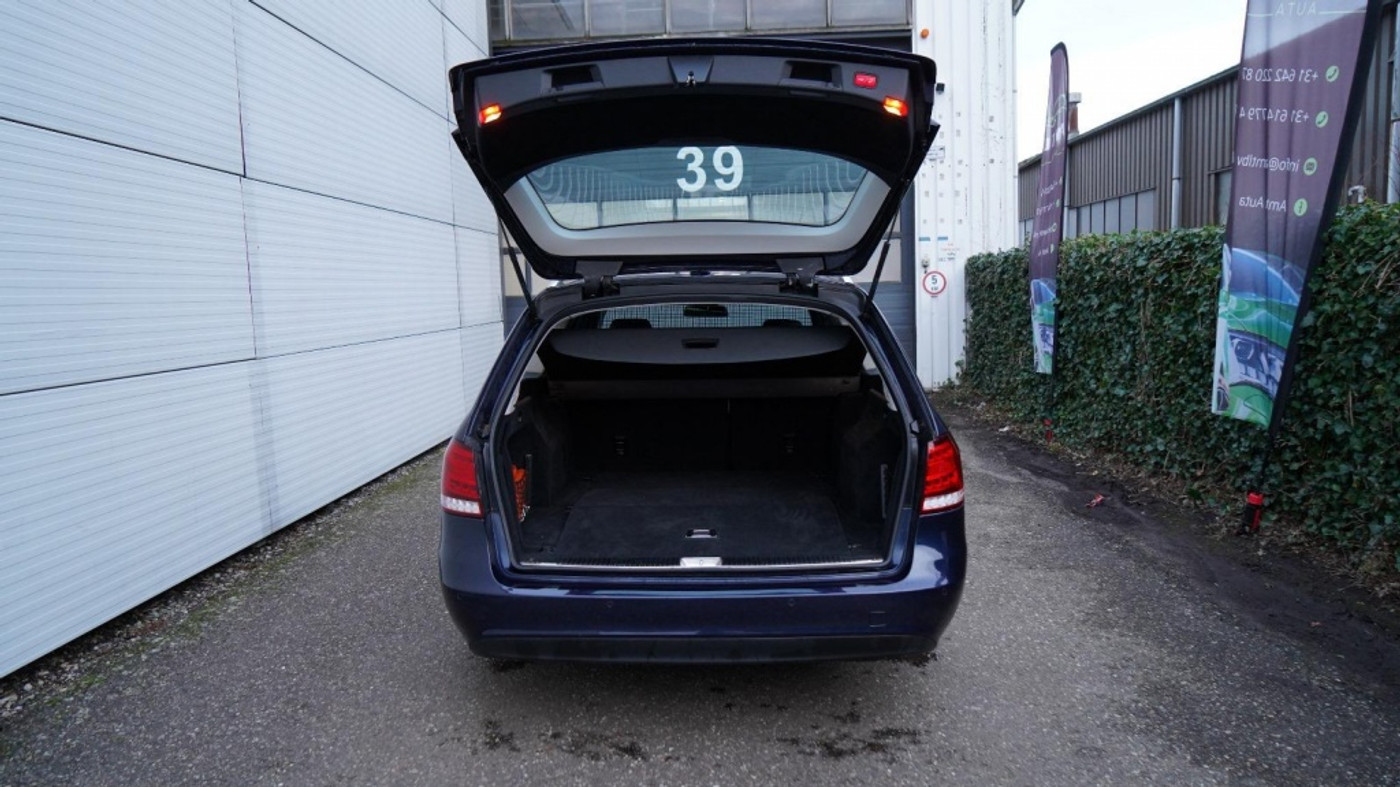 Foto van Mercedes-Benz E 220 Bluetec