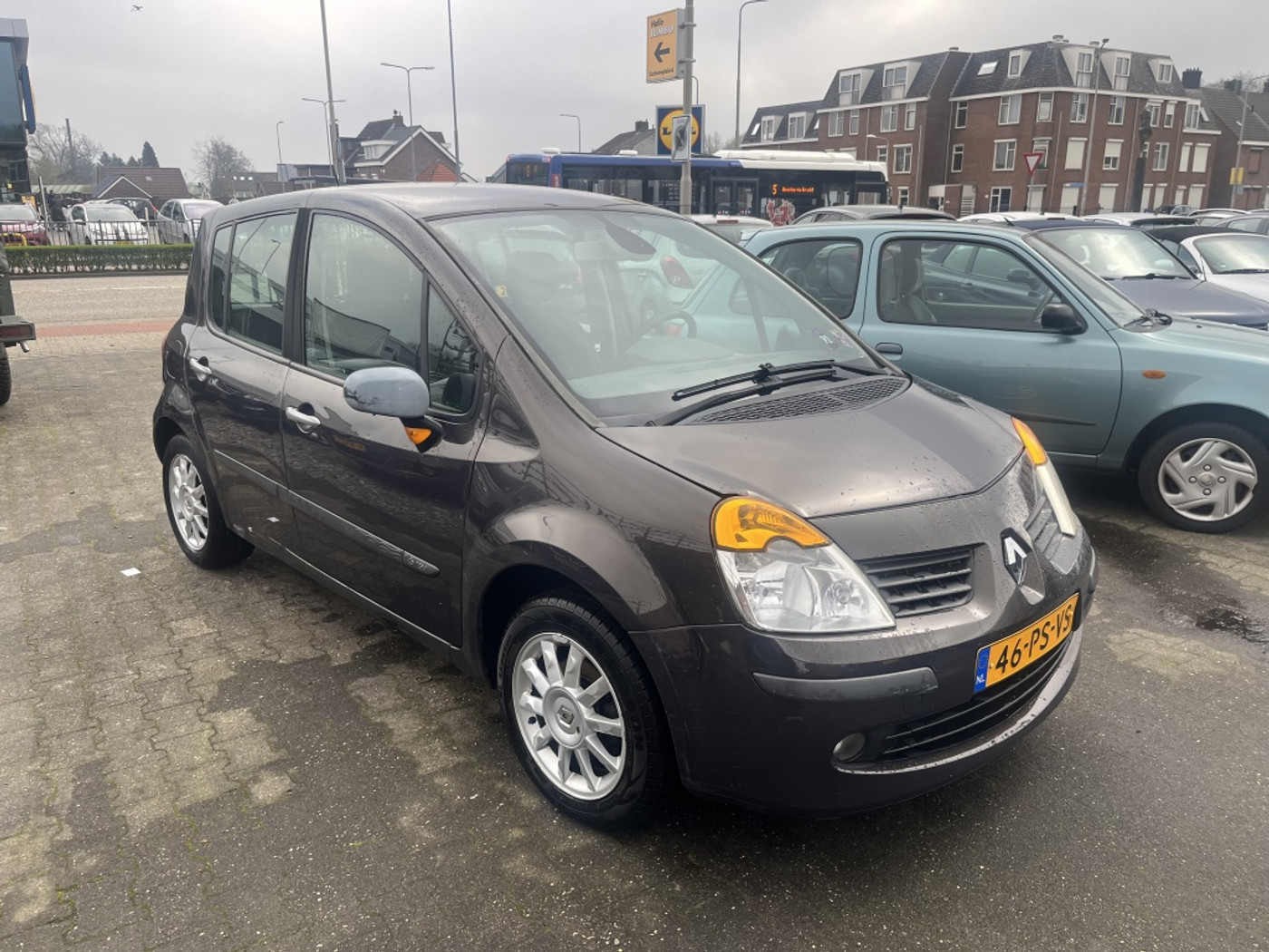 Renault Modus 1.6-16V Expression Luxe 2004 - voorkant