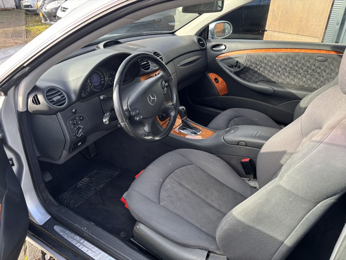 Foto van Mercedes-Benz CLK 320