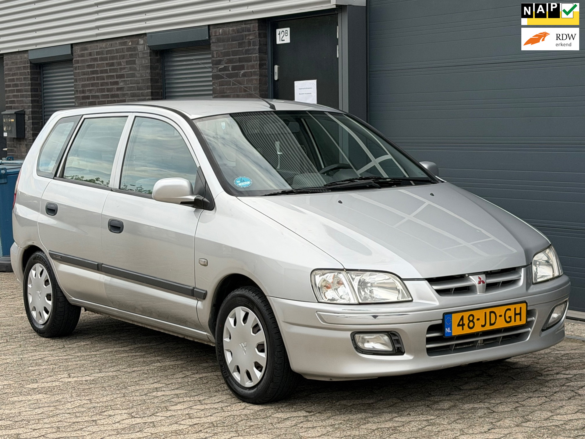 Mitsubishi Space Star 1.6 Diamond AIRCO TREKHAAK APK 2002 - voorkant