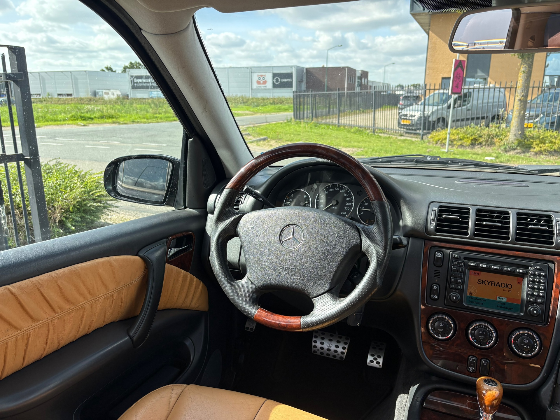 Foto van Mercedes-Benz ML 350