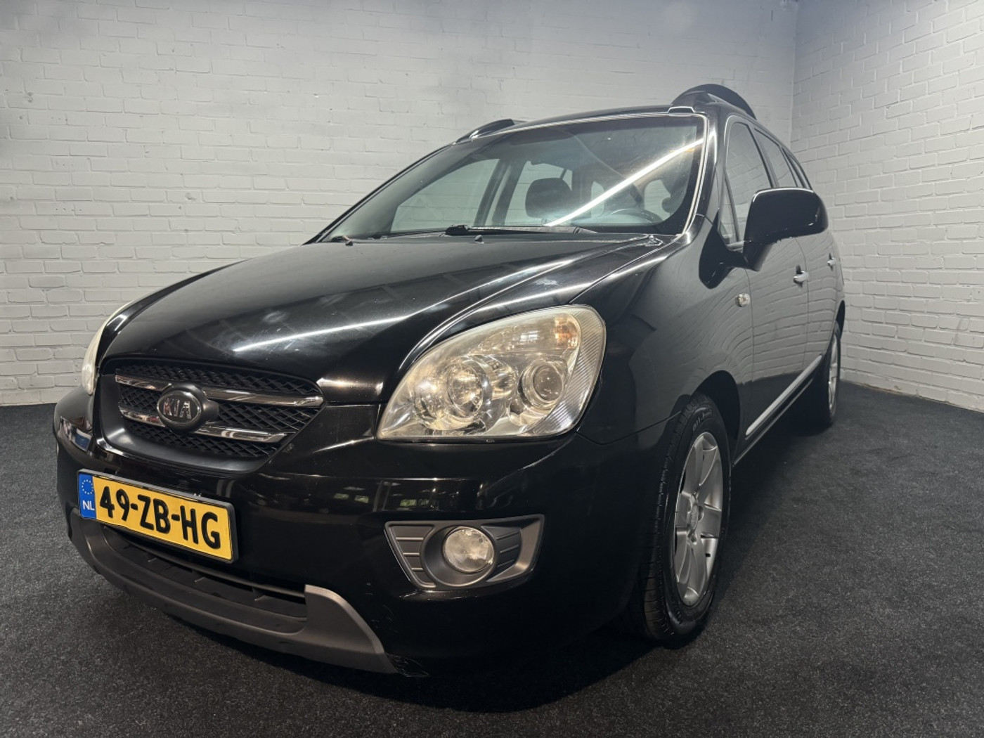 Kia Carens 2.0 CVVT X-ecutive 2008 - voorkant