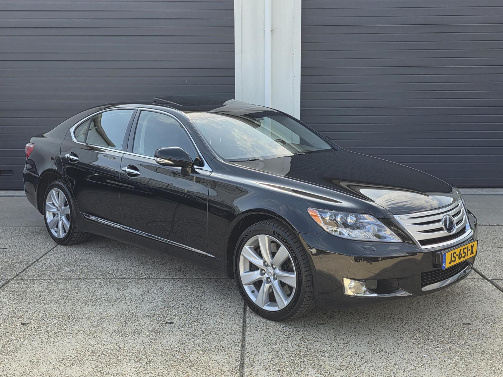 Foto van Lexus LS