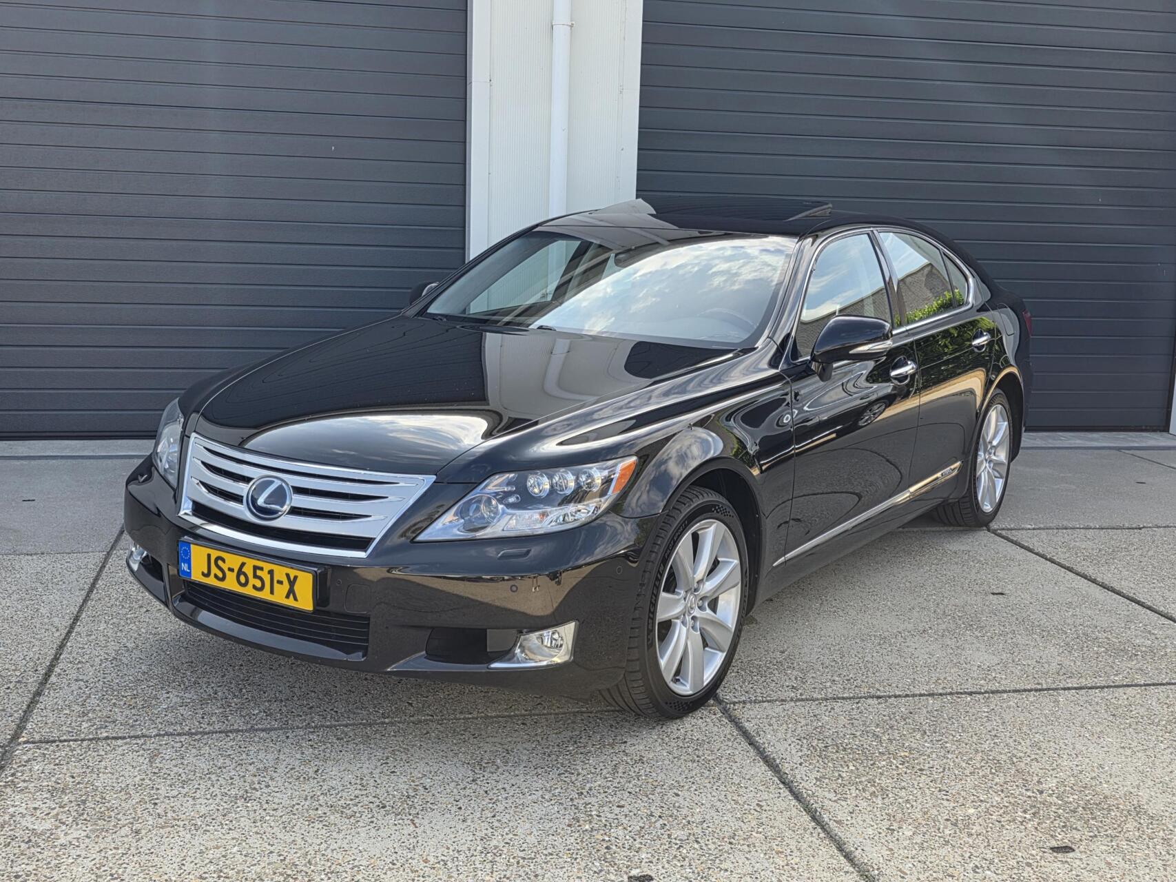 Foto van Lexus LS