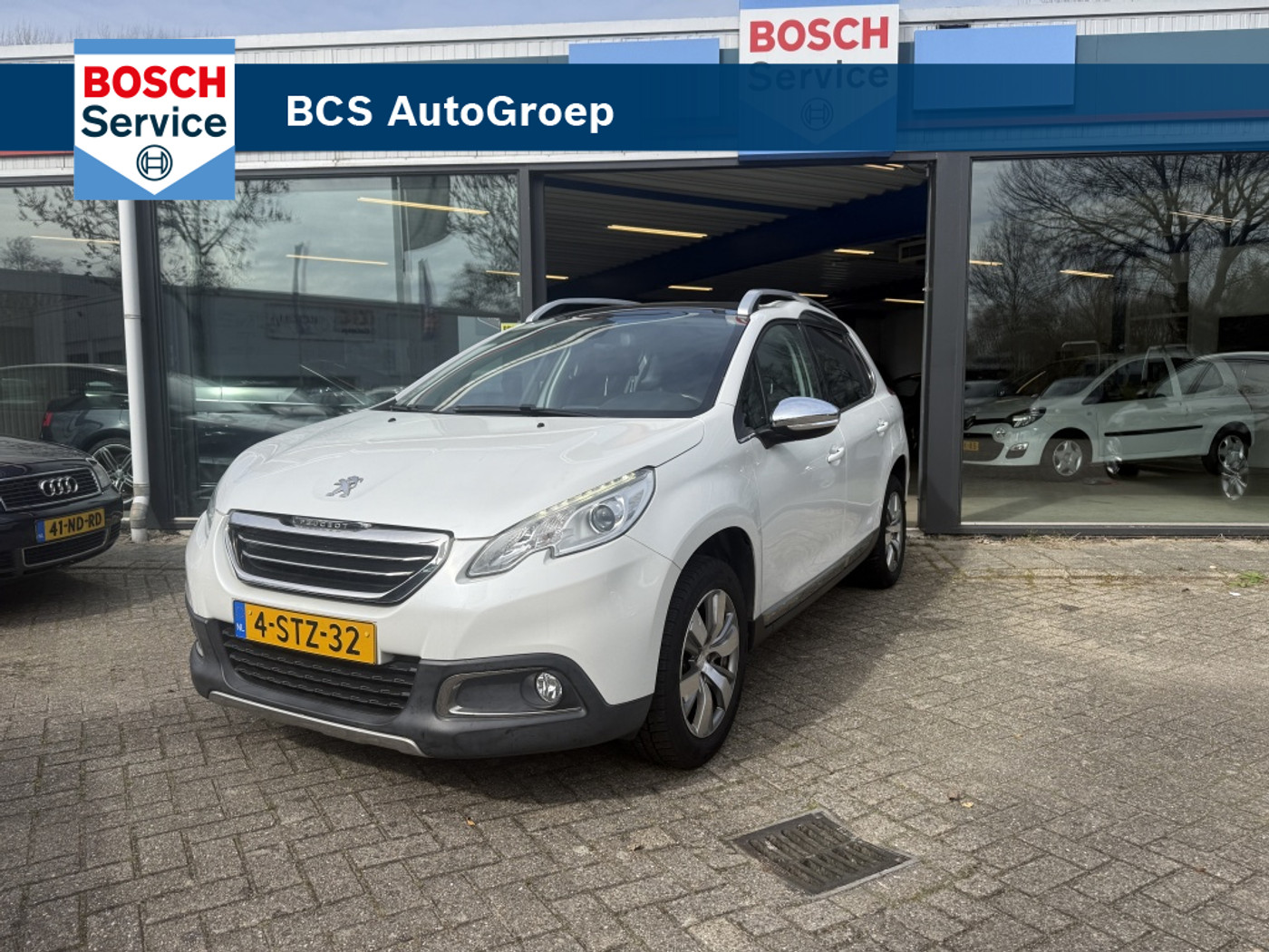 Peugeot 2008 1.2 VTi Allure Pack Premium Plus 2014 - voorkant
