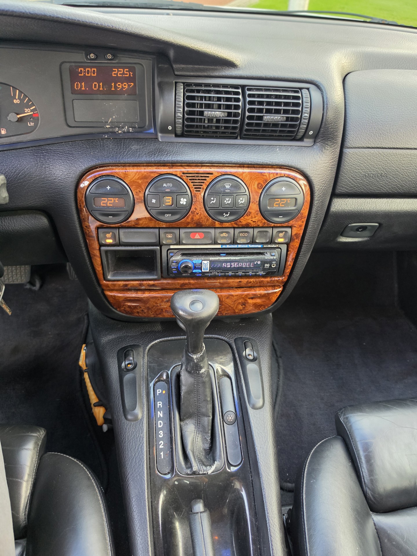 Foto van Opel Omega-b