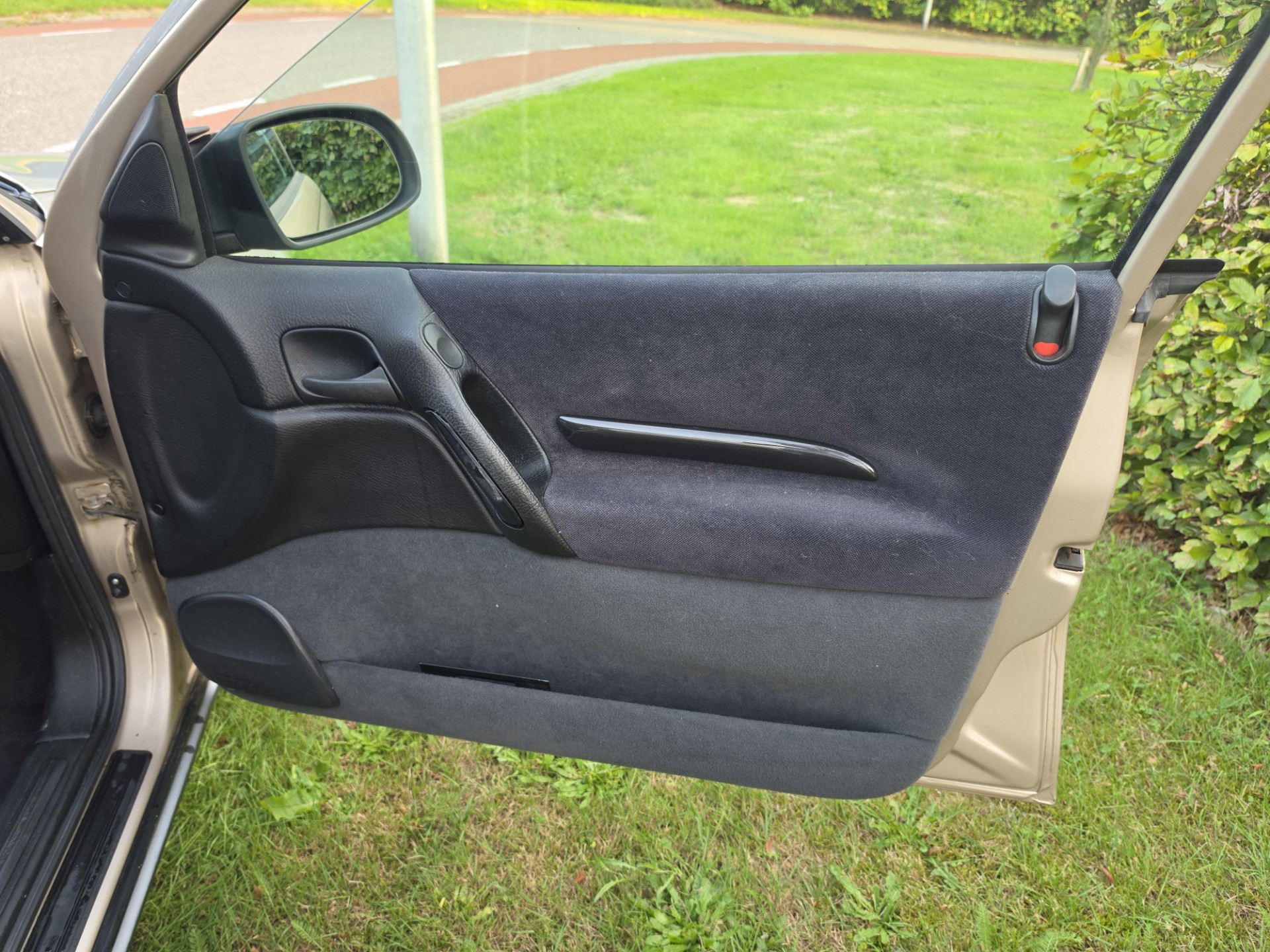 Foto van Opel Omega-b