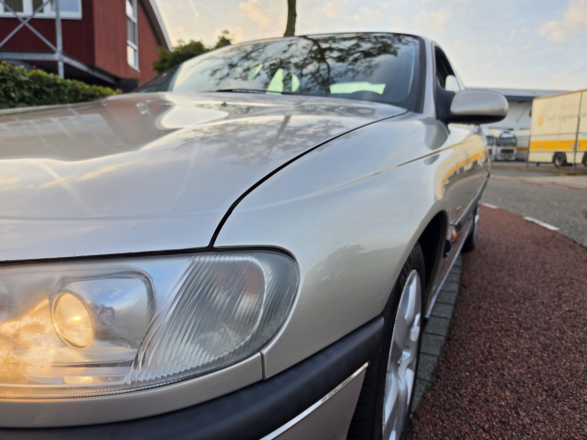 Foto van Opel Omega-b
