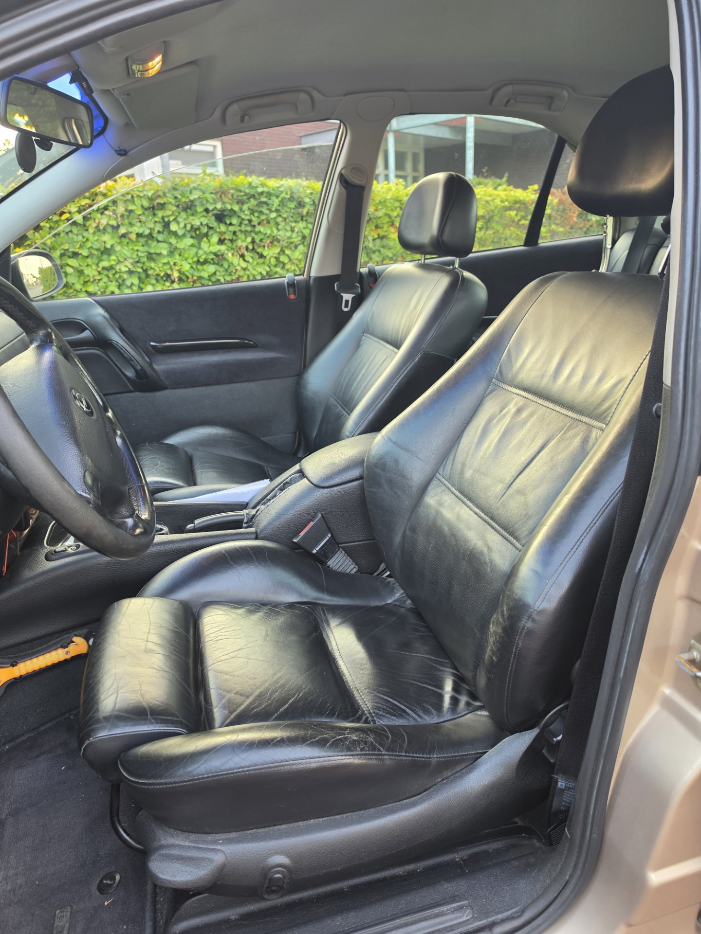 Foto van Opel Omega-b
