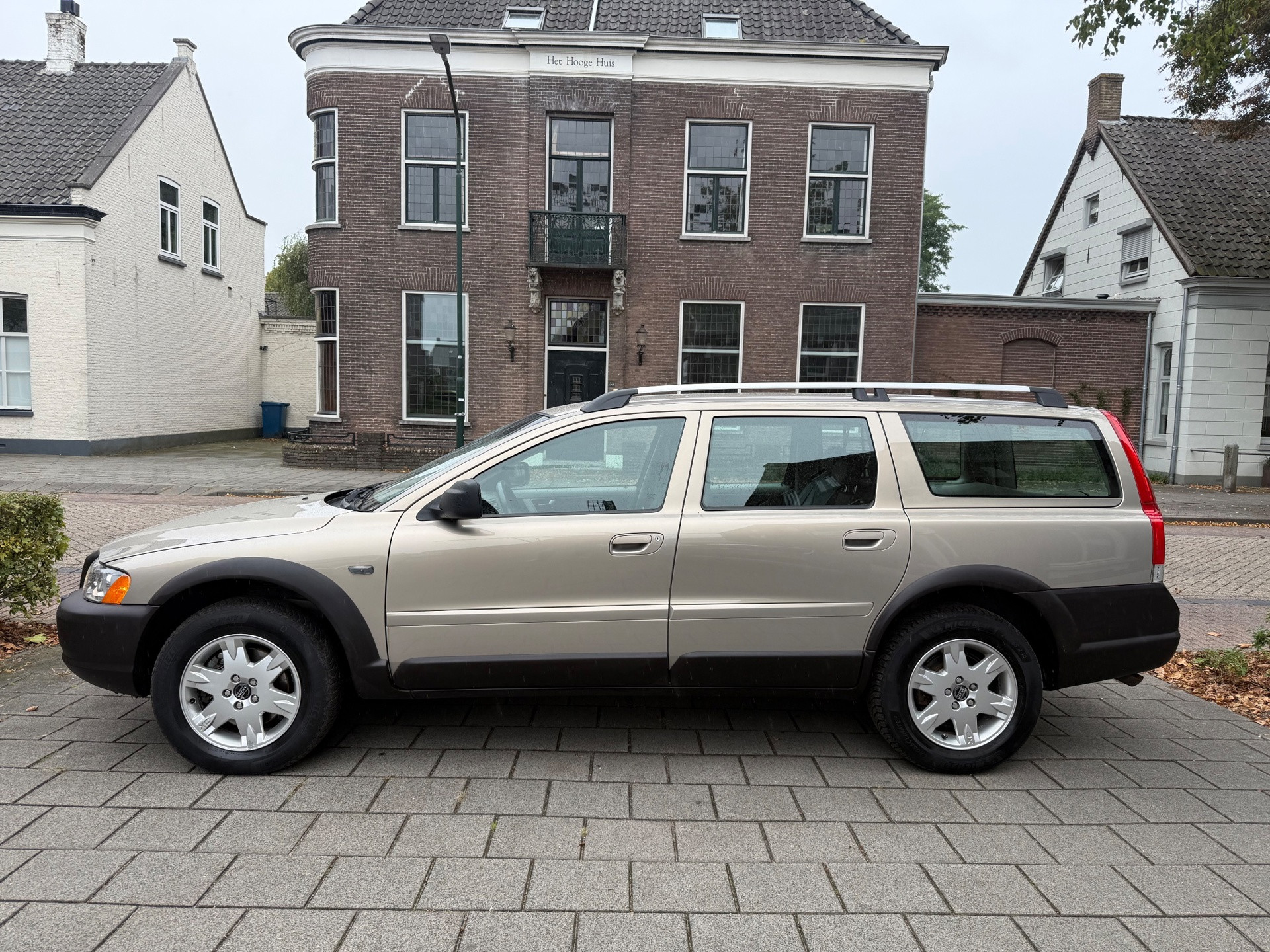 Volvo Xc70 2.5 T Summum AUTOMAAT ALL EHEEL DRIVE LEER ZEER MOOI 2005 - voorkant
