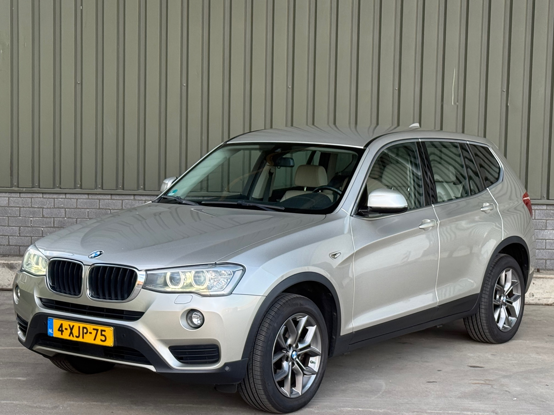 Foto van BMW X3 Xdrive20i