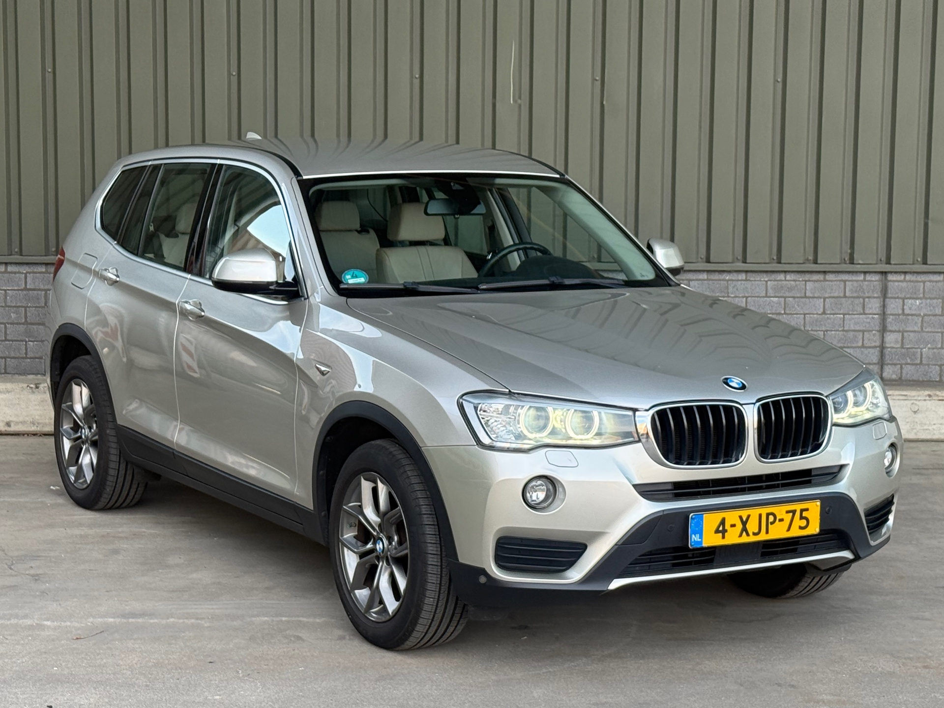Foto van BMW X3 Xdrive20i