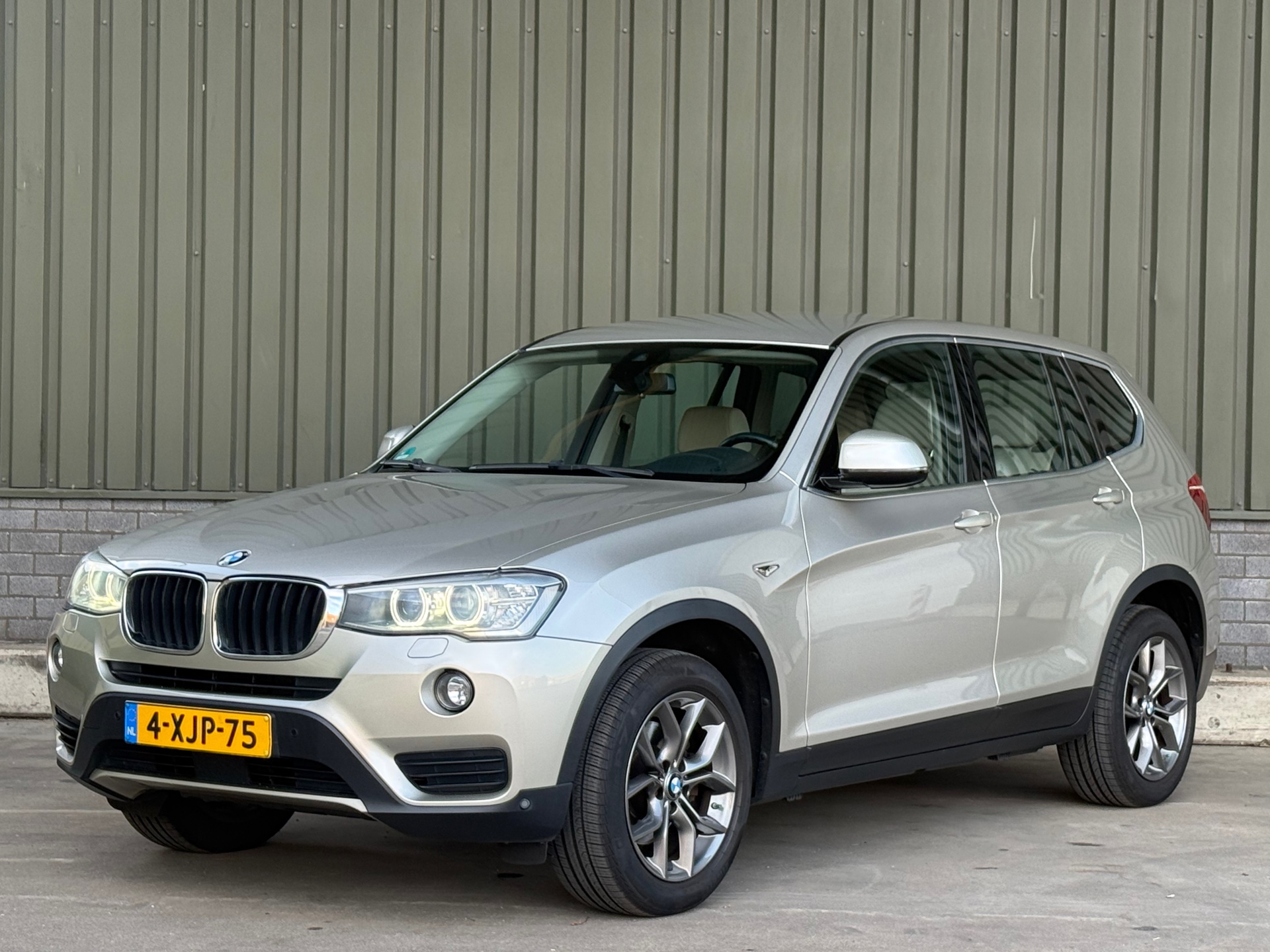 Foto van BMW X3 Xdrive20i