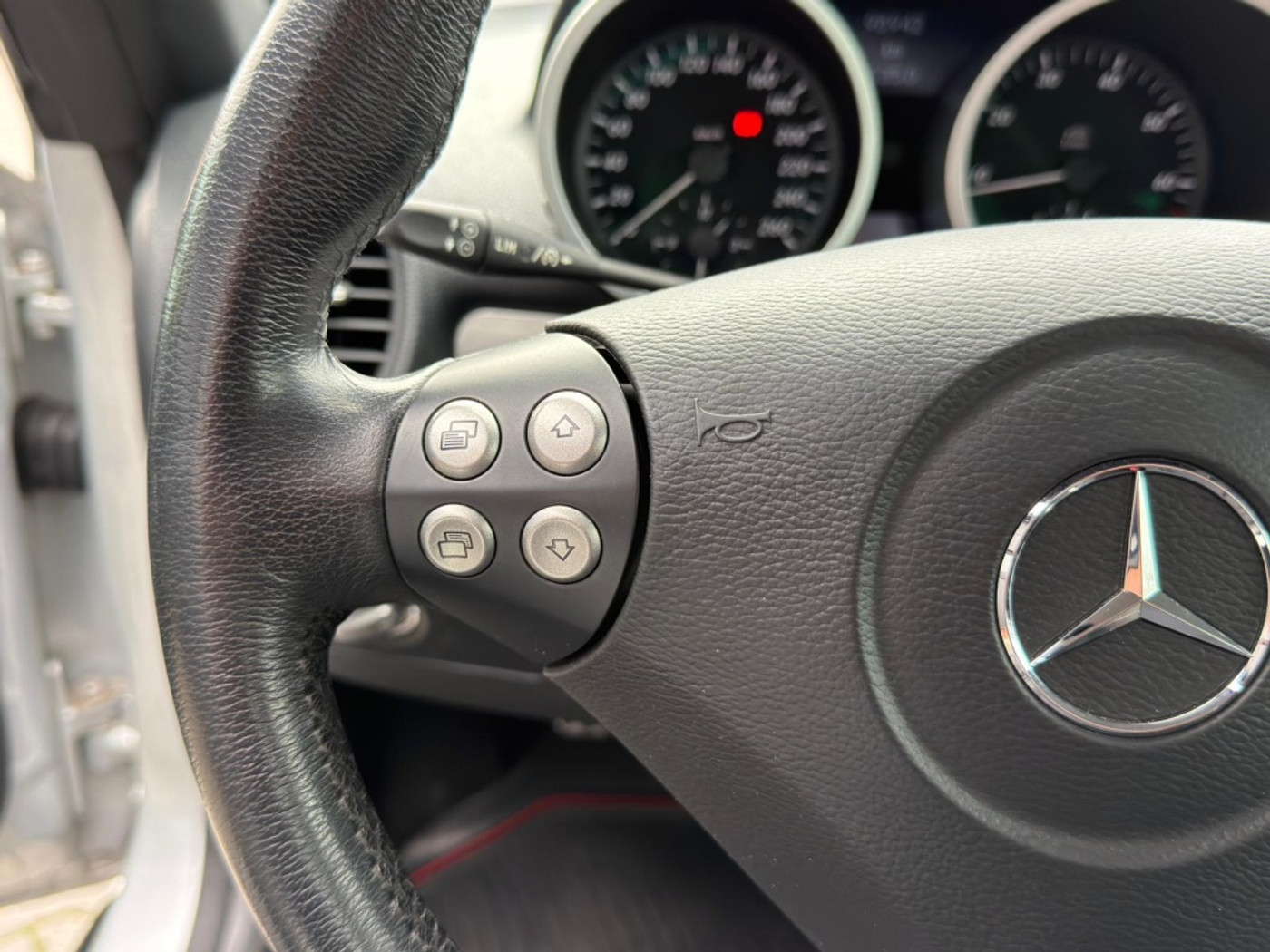 Foto van Mercedes-Benz SLK 200 Kompressor