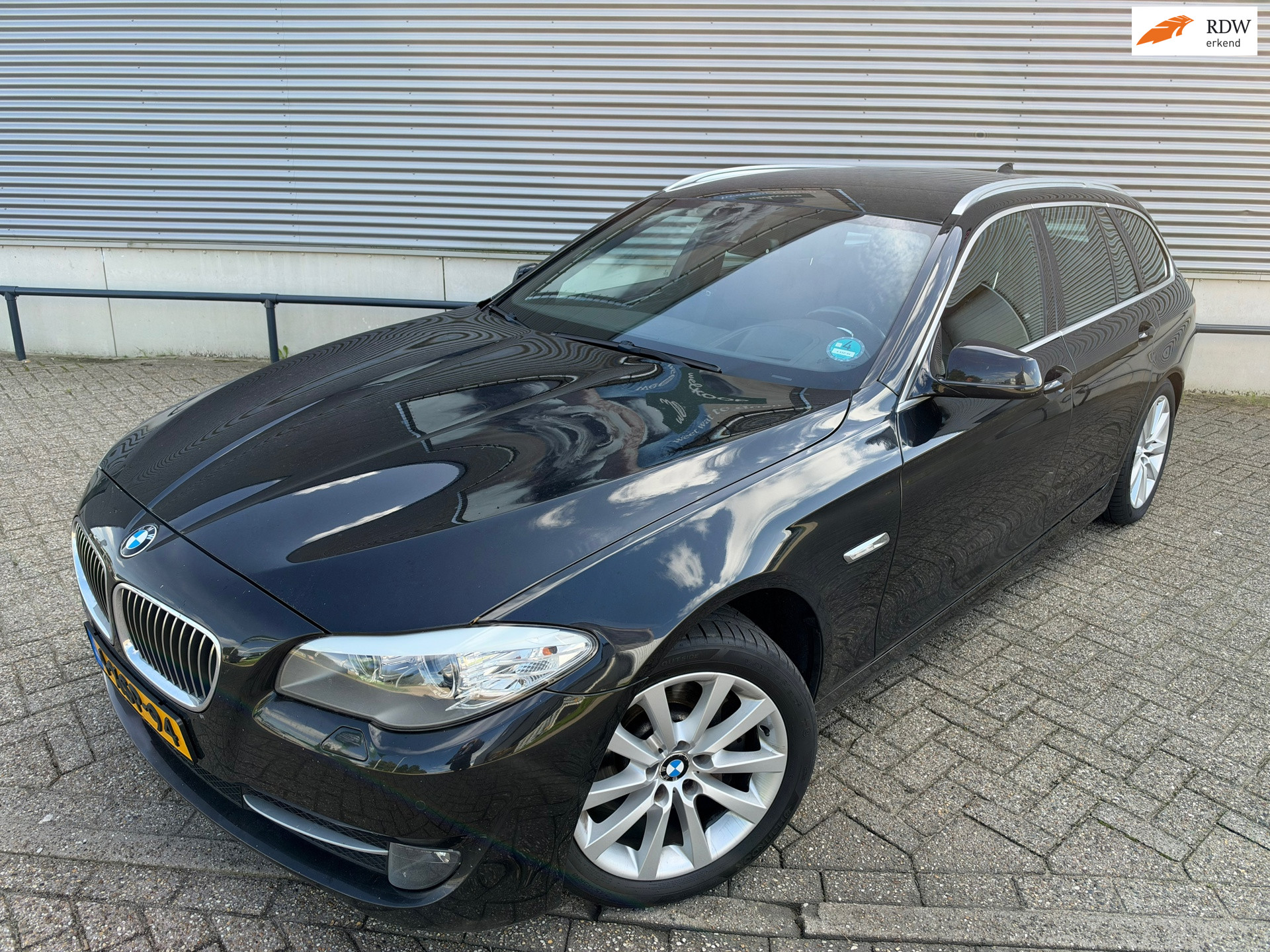 BMW 528i 528i High Executive 2011 - voorkant