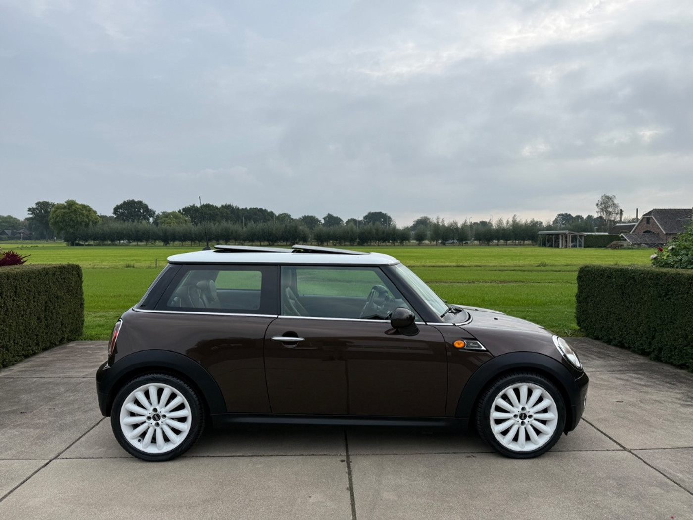Mini Cooper 1.6 Cooper Mayfair 2010 - voorkant