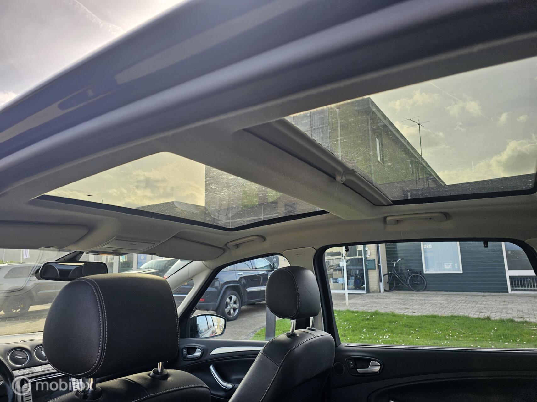 Foto van Ford S-max