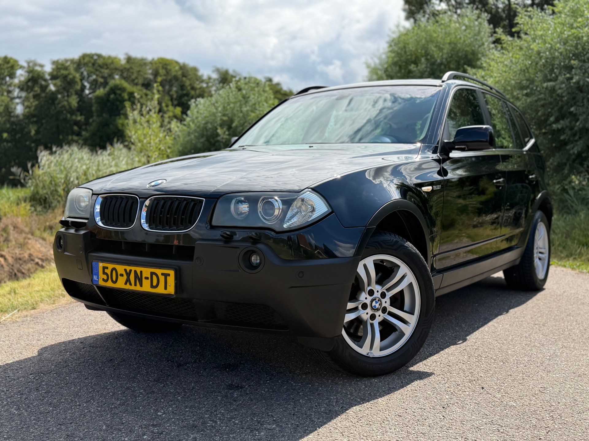 BMW X Reihe 2.5i / Panoramdak / Leder / Trekhaak / Youngtimer / Clima / Stoelverwarming / 17" Velgen / PDC / Cruise / 6 Versnellingen / 2004 - voorkant