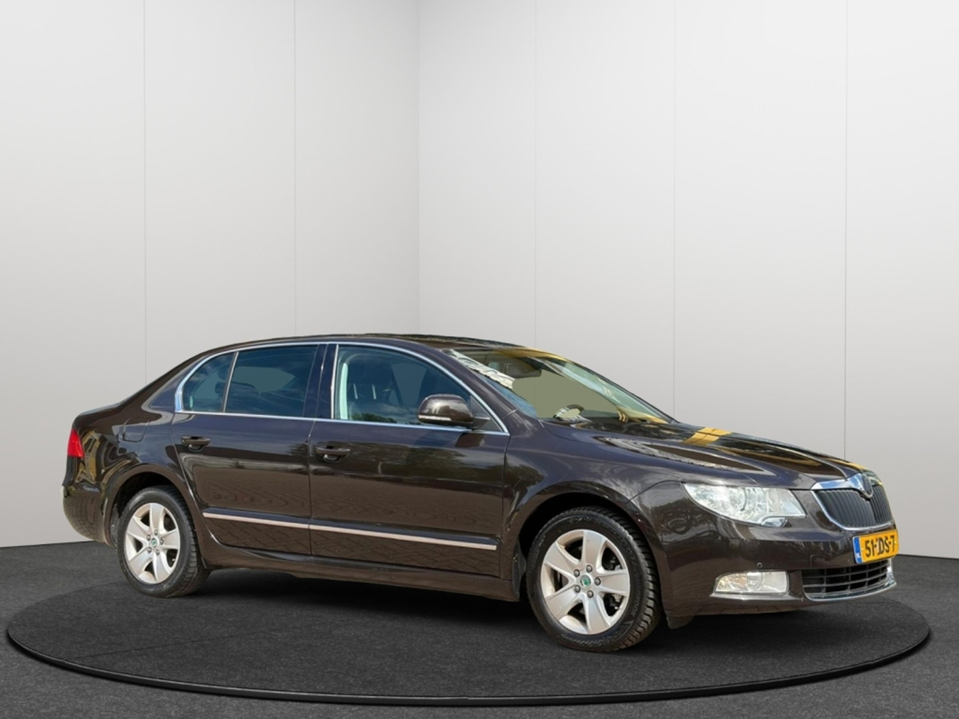 Skoda Superb 2.0 TSI Elegance Bns 2012 - voorkant