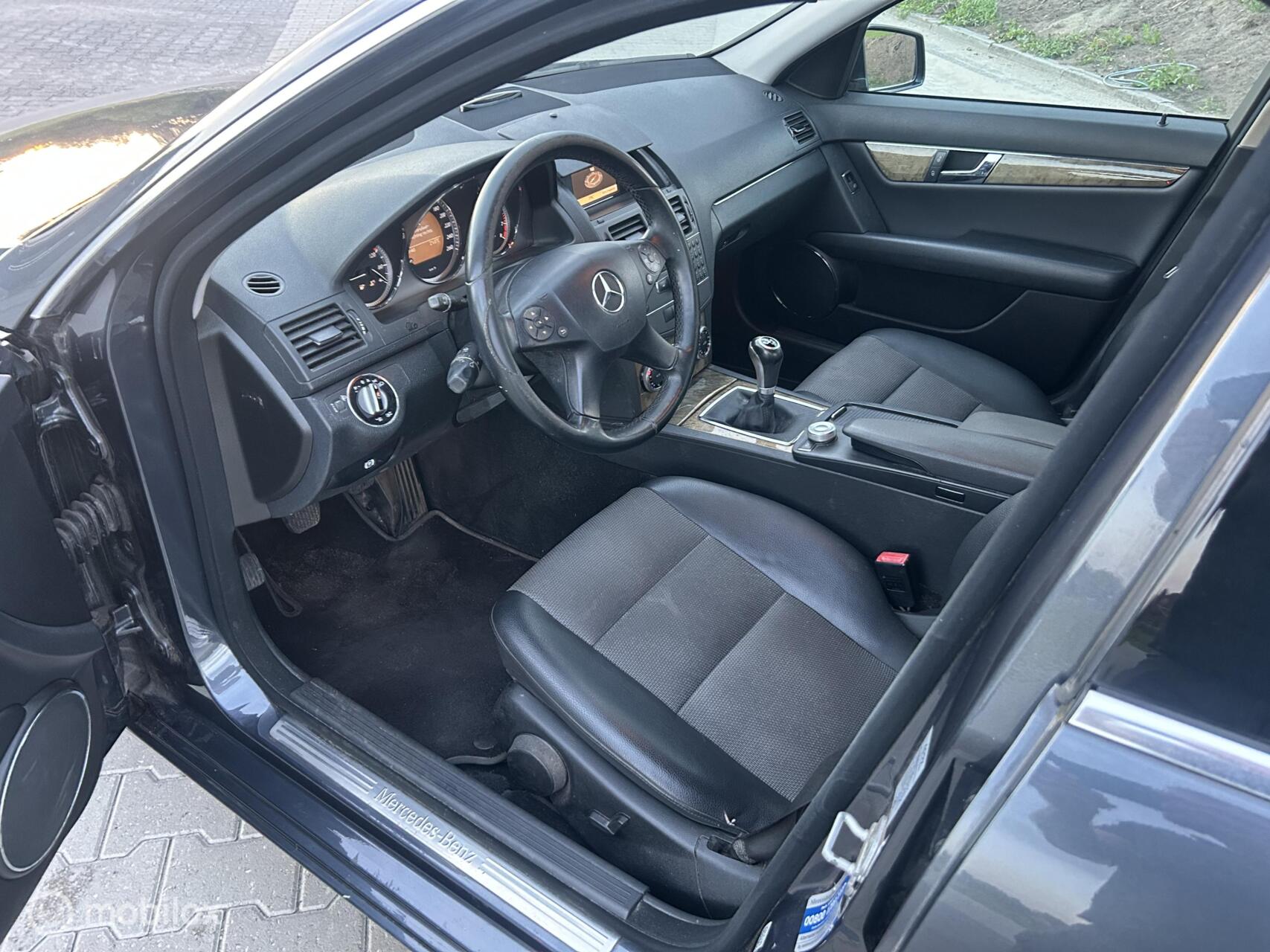 Foto van Mercedes-Benz C 180 Kompressor