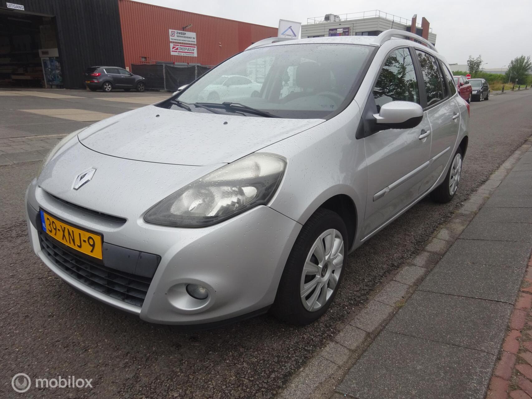 Renault Clio Estate 1.2-16V Collection 2012 - voorkant