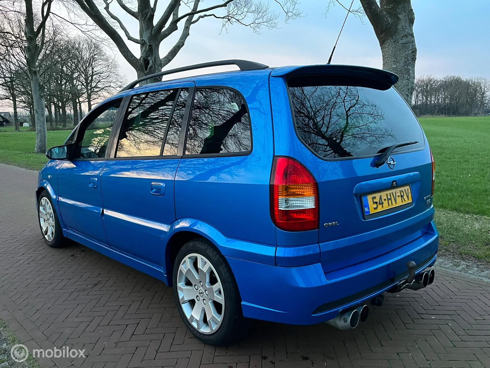 Foto van Opel Zafira-a