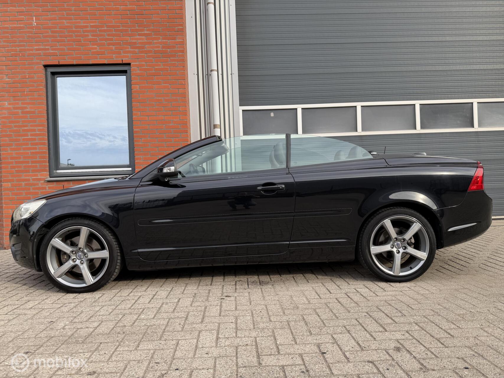 Volvo C70 2.4i Geartronic Intro Edition - orig. NL - 2e eig. 2010 - voorkant