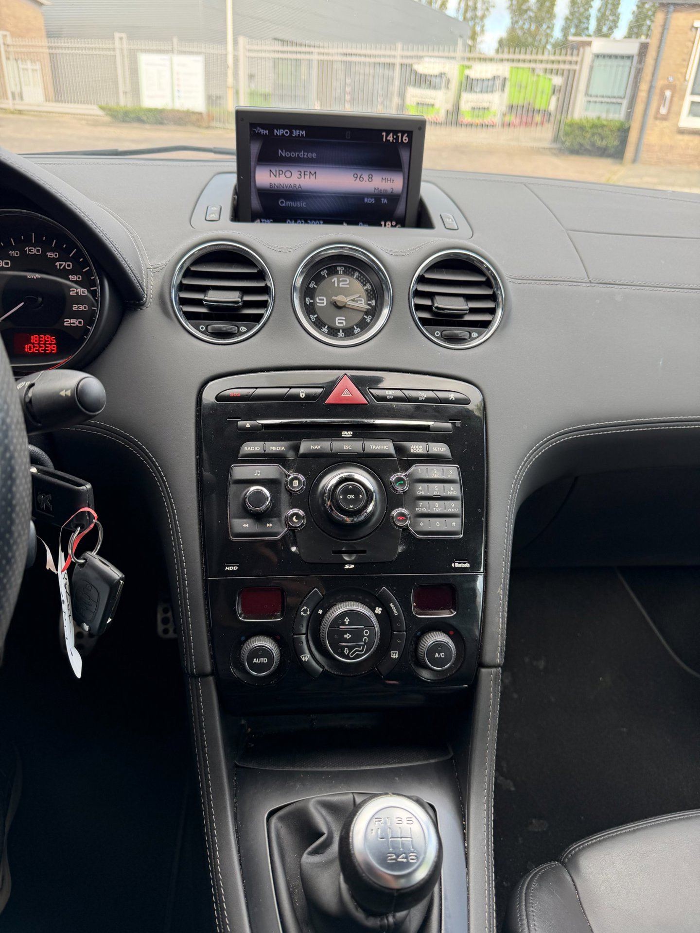 Foto van Peugeot RCZ