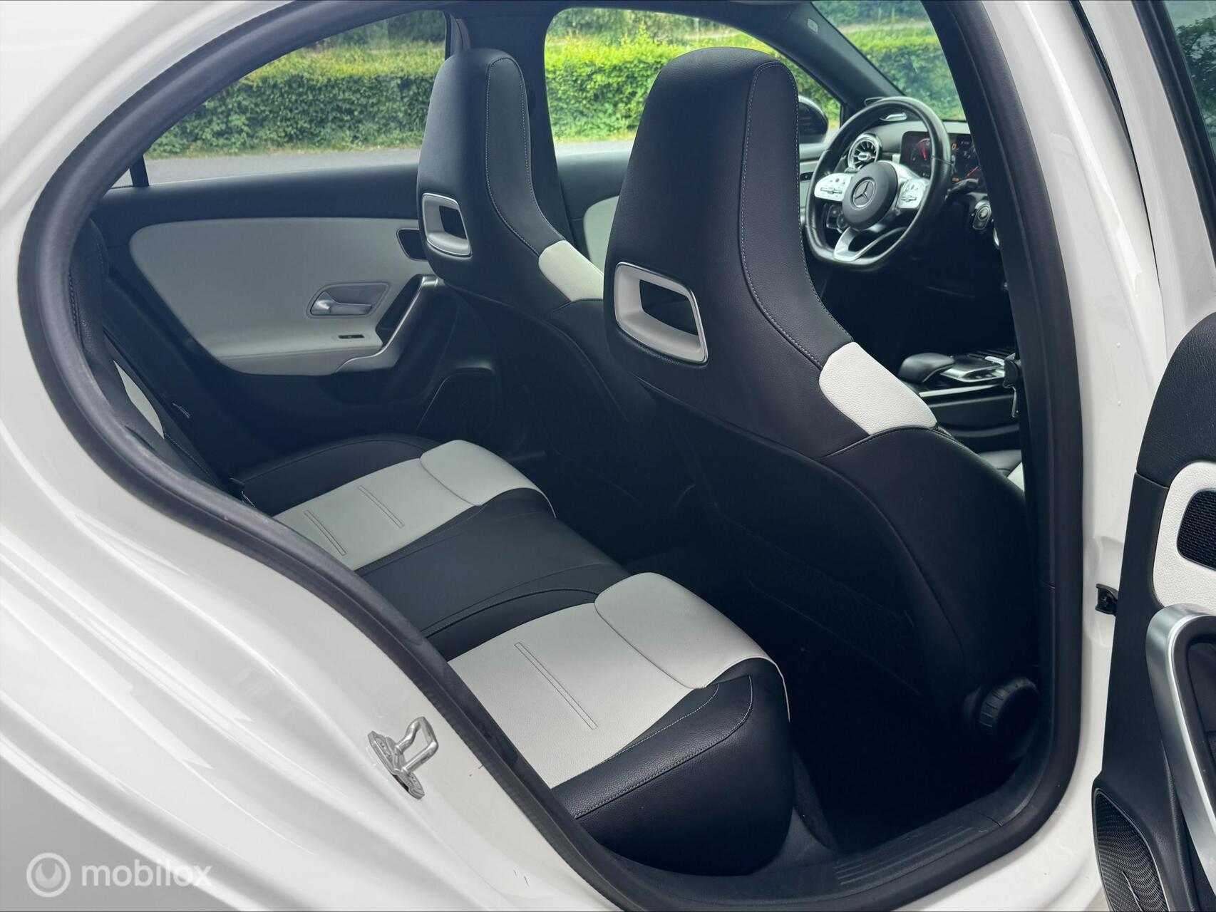 Foto van Mercedes-Benz A 250