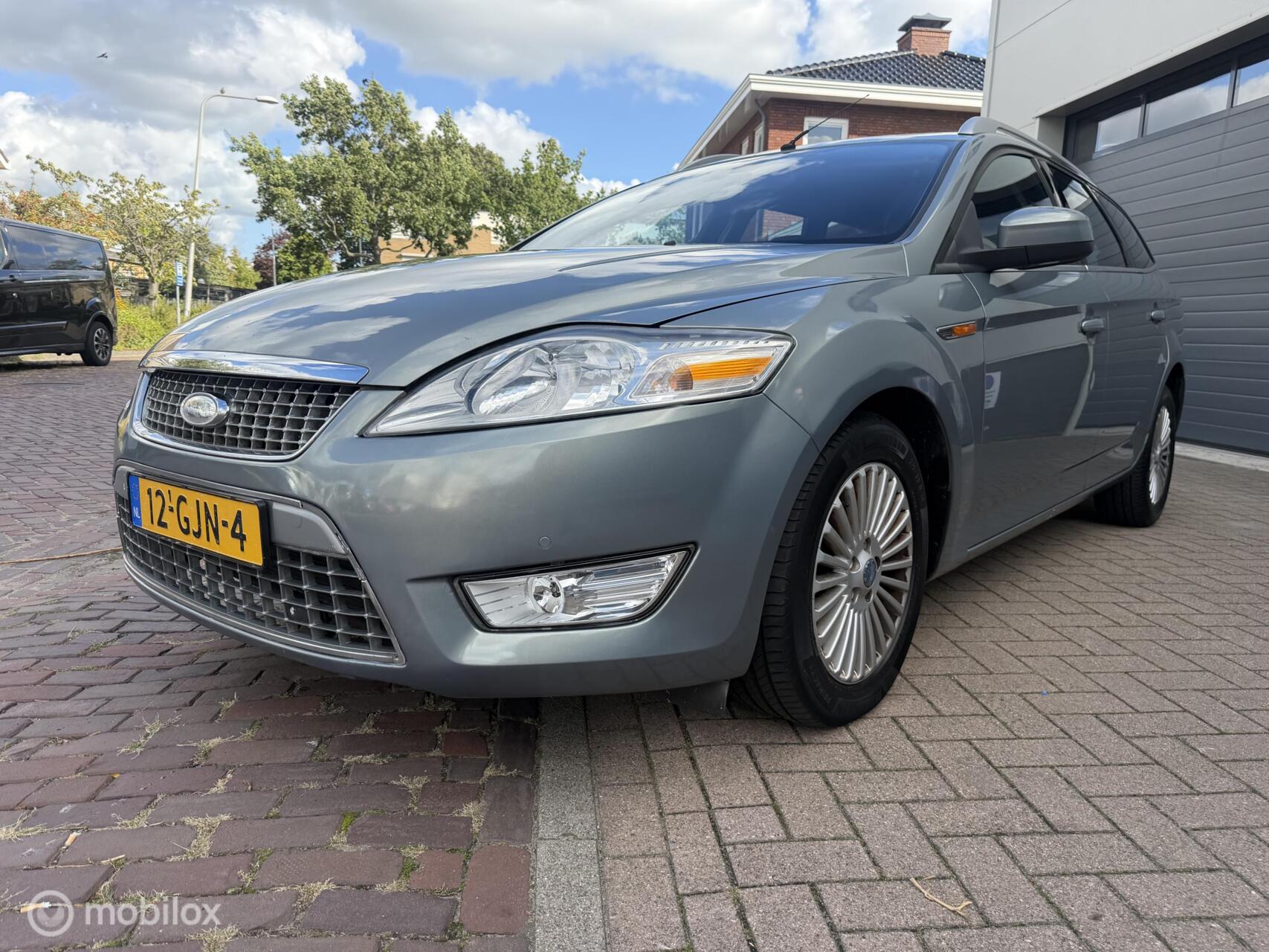 Ford Mondeo 2.3-16V Titanium AUTOMAAT/NAVI/TREKHAAK 2008 - voorkant
