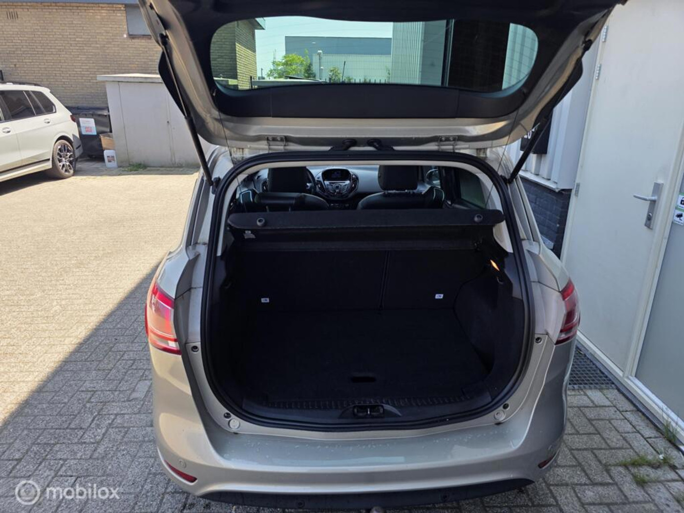 Foto van Ford B-max
