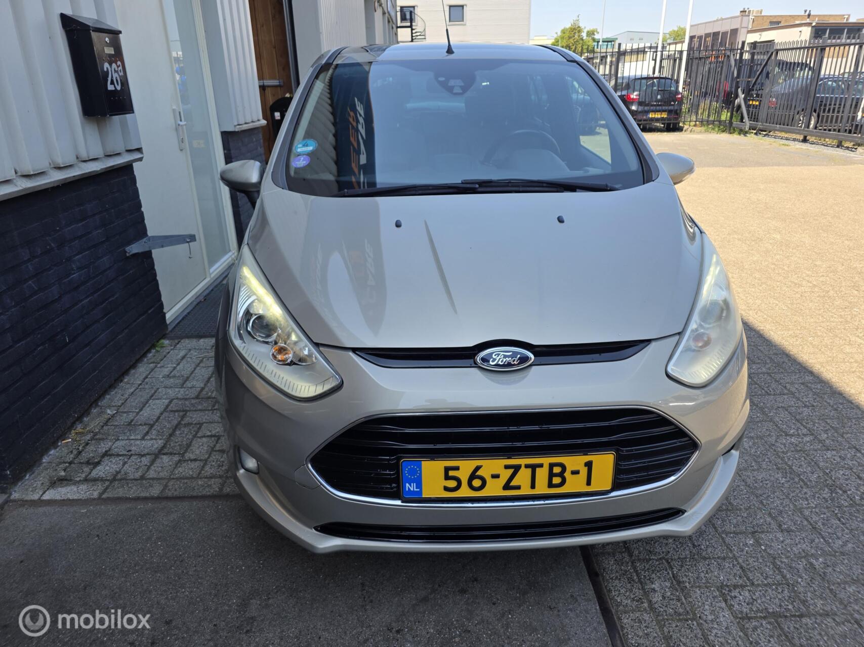 Foto van Ford B-max