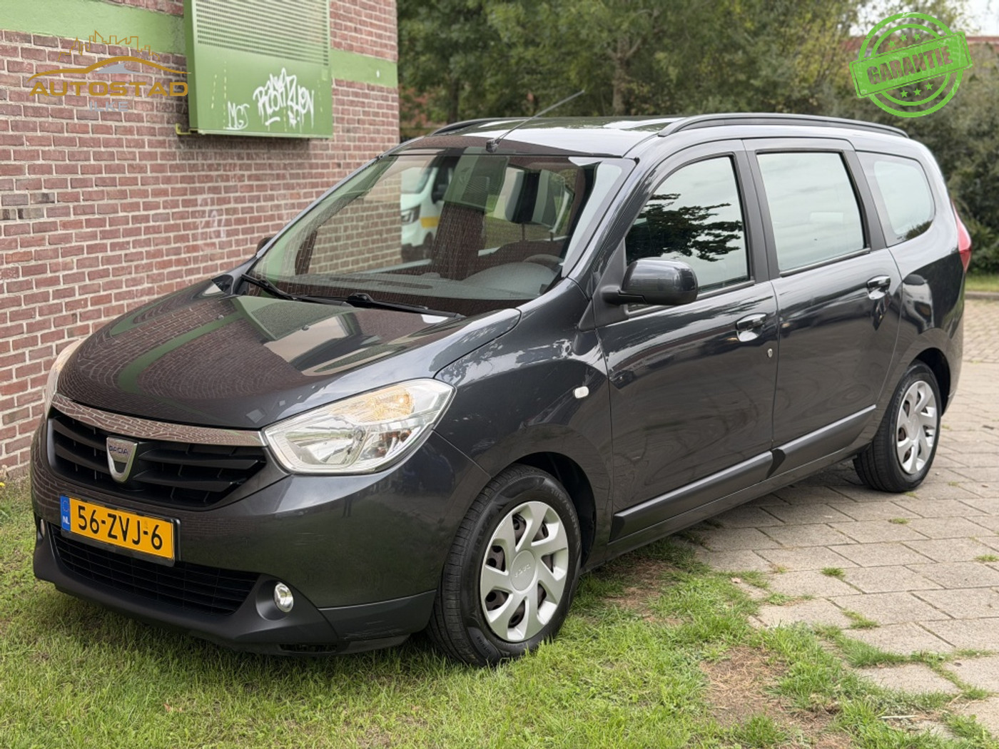 Dacia Lodgy 1.2 TCe Lauréate 5p.*2013*Airco|Cruise|T-haak|Pdc|Nap 2013 - voorkant