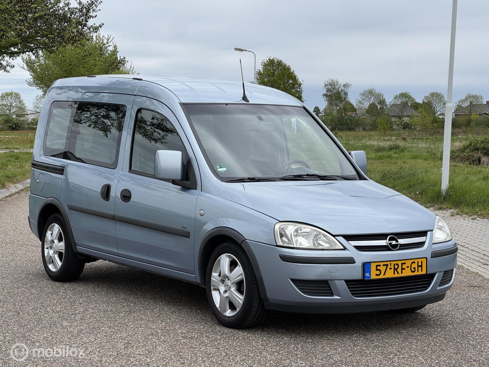 Foto van Opel Tour