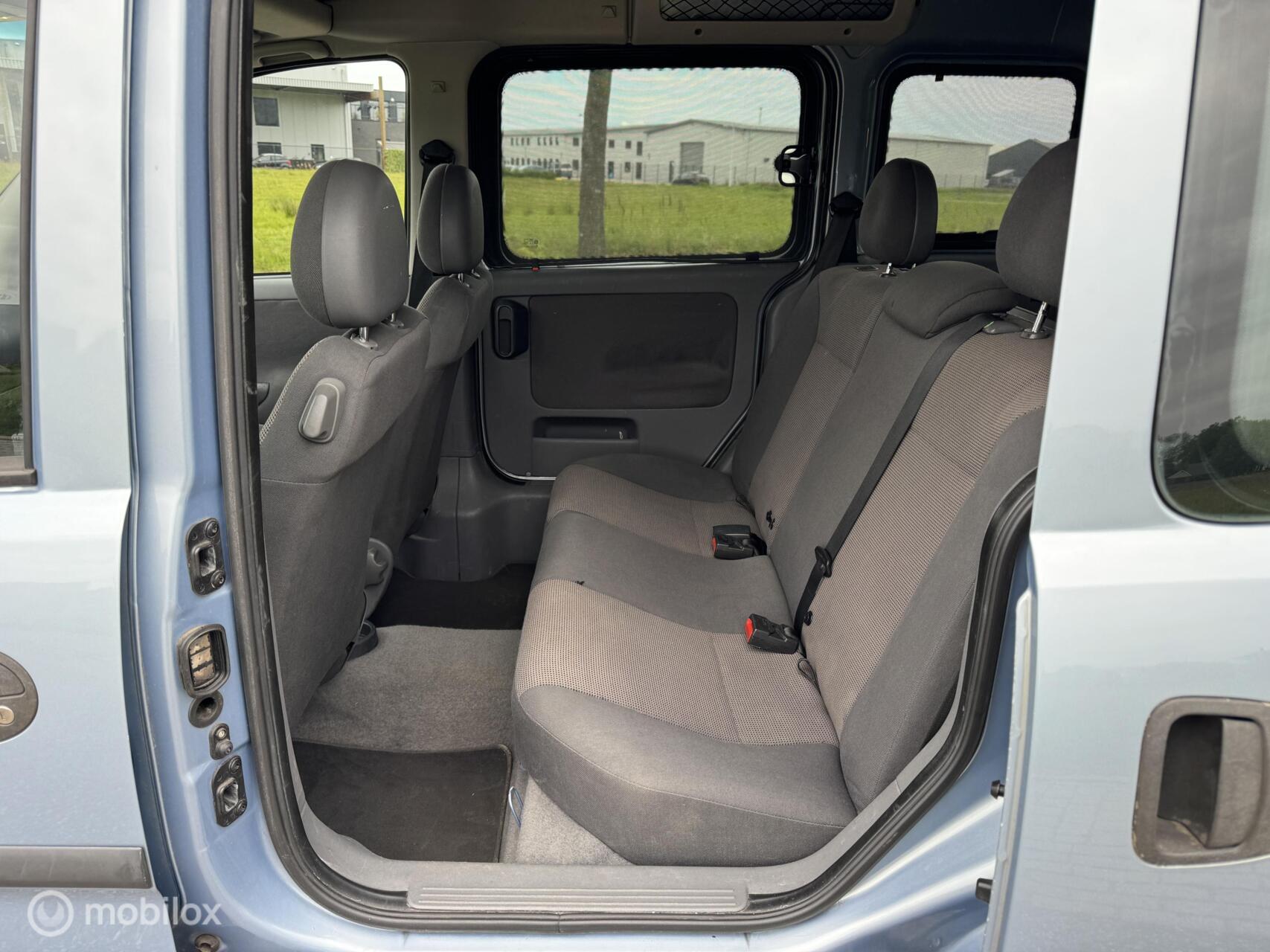 Foto van Opel Tour