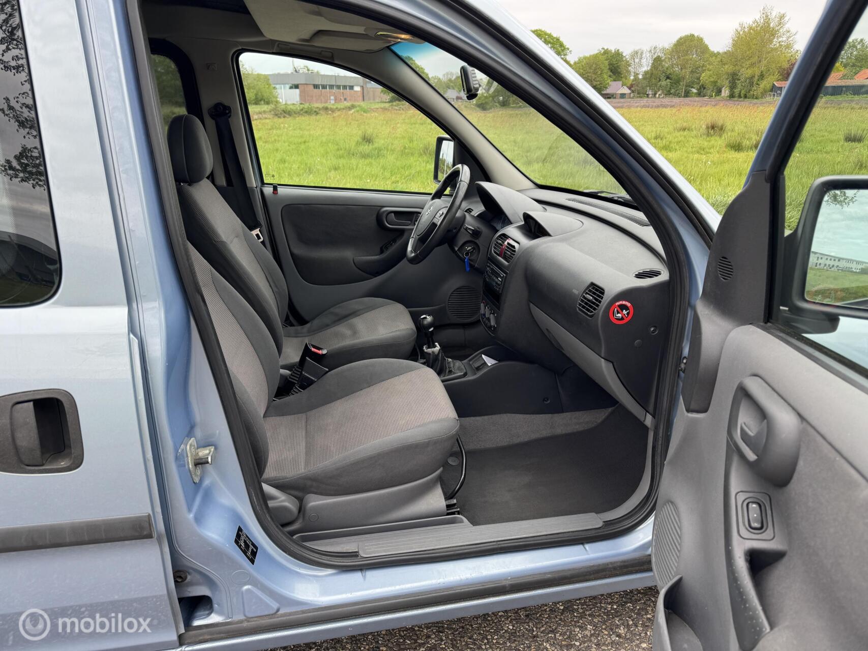Foto van Opel Tour