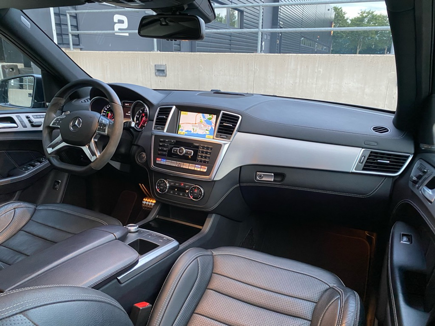 Foto van Mercedes-Benz ML 63 AMG