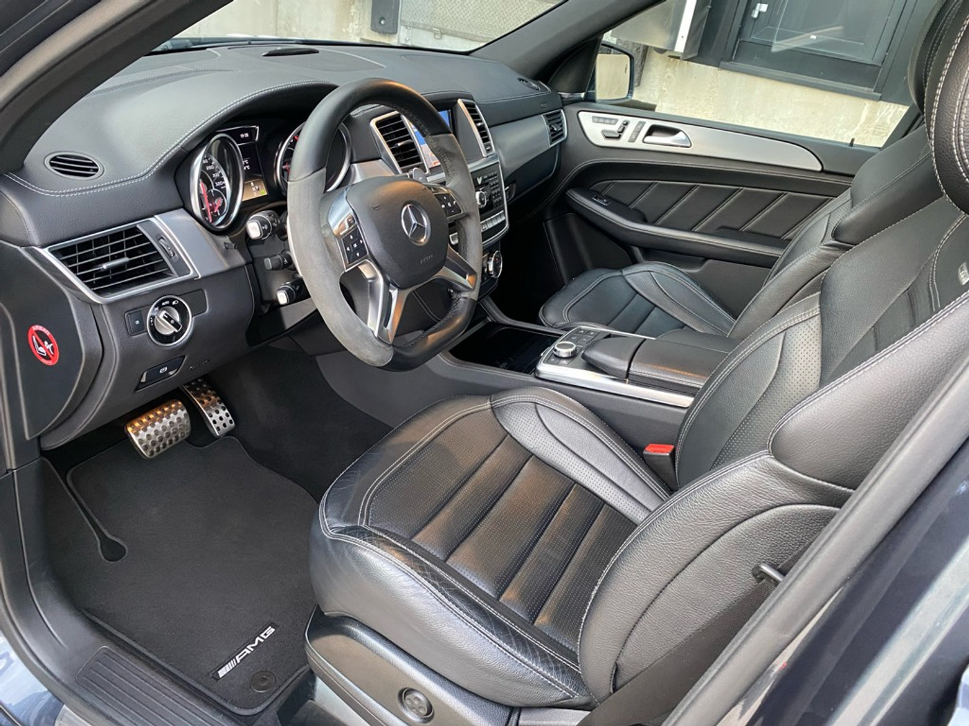 Foto van Mercedes-Benz ML 63 AMG