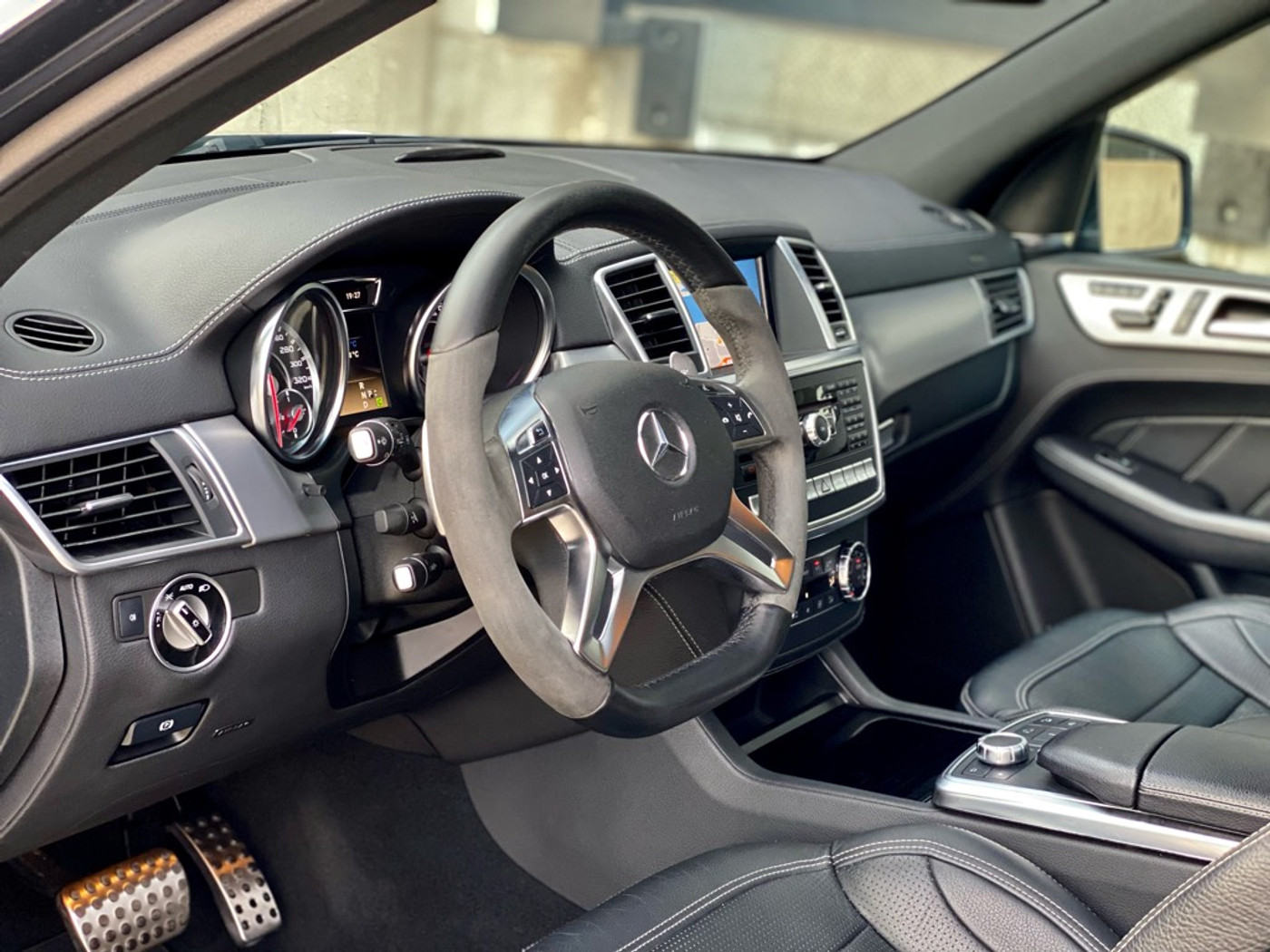 Foto van Mercedes-Benz ML 63 AMG