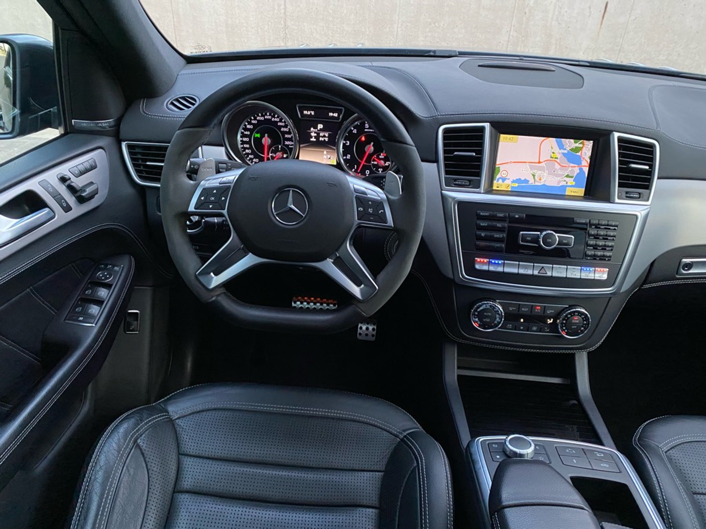 Foto van Mercedes-Benz ML 63 AMG