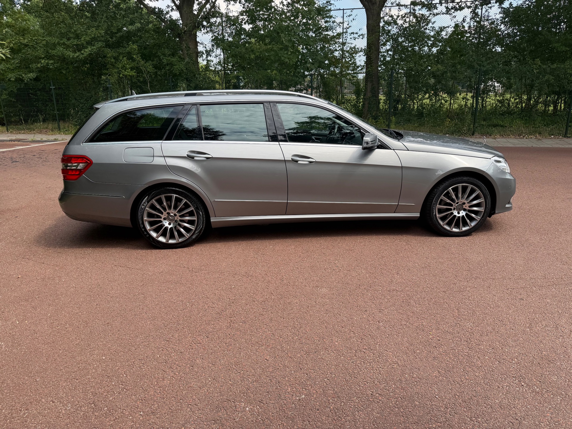 Foto van Mercedes-Benz E 200 Cgi
